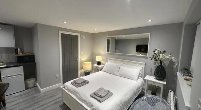 Beautiful 1-bed Modern Luxury Apartment in Luton, Varaa Huoneisto Asunnot kohteessa Merseyside, Huoneisto