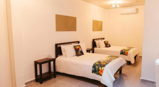Полулюкс Hotel Plaza Los Tucanes