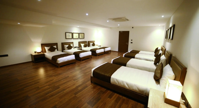 Номер Standard Five Petals Hotel & Banquets