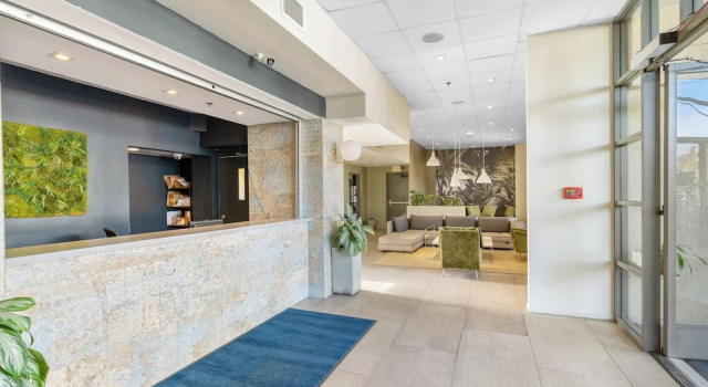 Uptown Inn by Vantaggio - Limited Service Apart-Hotel, Забронировать Апарт-отель Hillcrest Сан-Диего, рядом с Scripps Coastal Medical Center