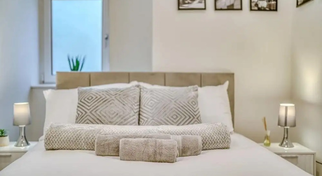 Charming Home Away From Home, Забронировать Апартаменты/квартира Апартаменты Манчестера, рядом с Королевский госпиталь в г. Солфорд, Апартаменты/квартира