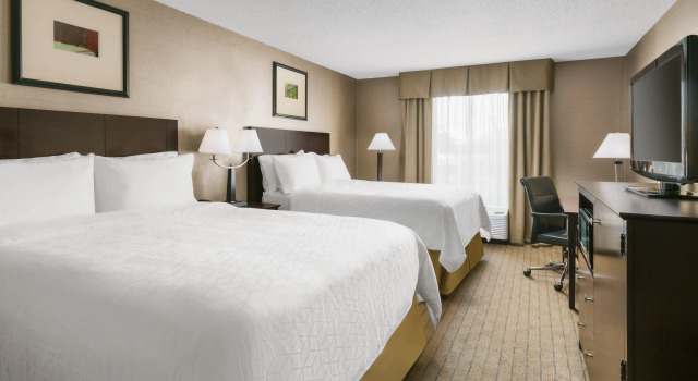 Holiday Inn Express Boston Brockton, Varaa Hotelli Hotellit New England uima-altaalla, Uima-allas