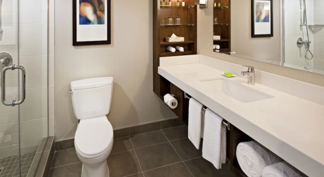Deluxe Vierer Zimmer mit Balkon Delta Hotels by Marriott Calgary South