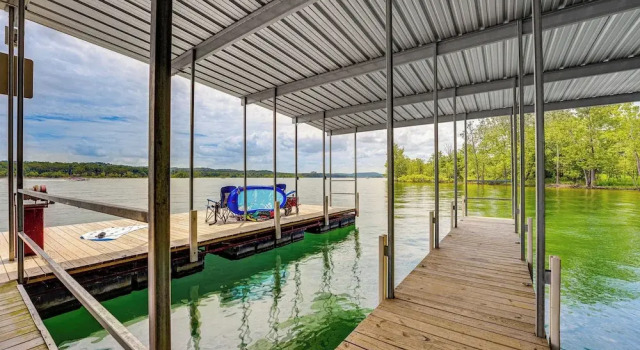Коттедж Branson Gem w/ Hot Tub Access & Private Boat Slip!