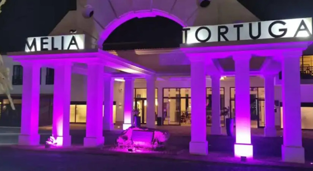 Tortuga Beach Lovely 2 bed Apartment and Gardens, Забронировать Апартаменты/квартира Отели Санта-Мария с парковкой, рядом с Дом культуры Фунана, Парковка