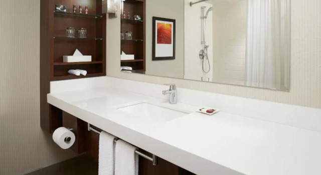 Четырёхместный номер Standard Delta Hotels by Marriott Fredericton
