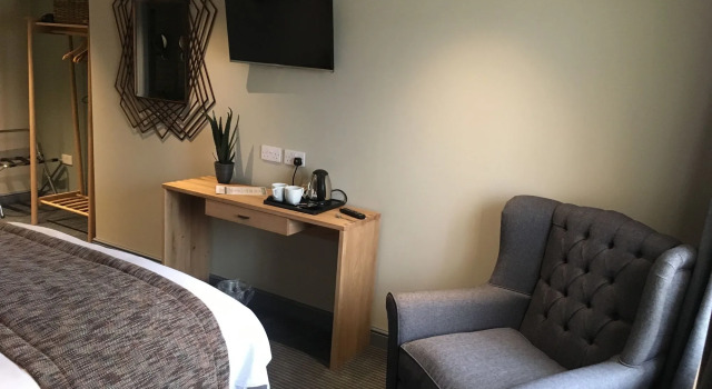 The New Hobbit Hotel Rooms, Забронировать Отель Отели Англии с завтраком, Завтраки