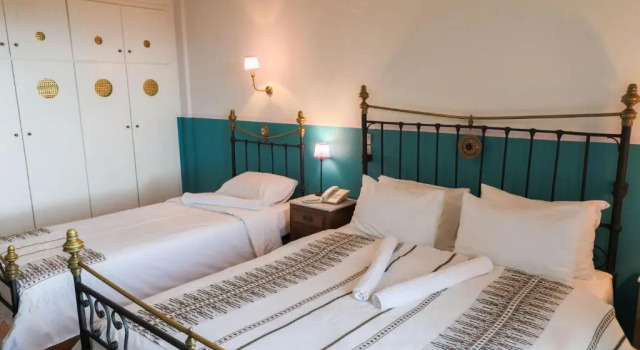 Трёхместный номер Standard с видом на горы Hotel Papanikola
