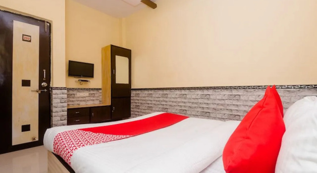 OYO 29550 Hotel Nivara