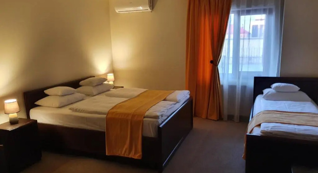 Pensiunea Mystique, Book Hotel Hoteller i Arad med parkering, Parkering