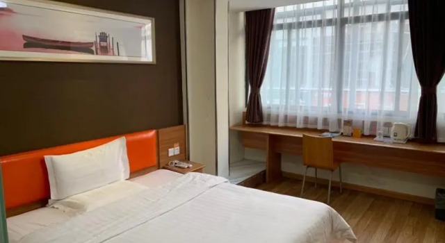 Номер Standard 7Days Inn Yingshang LAN-STAR building materials market