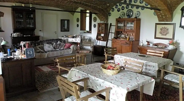 Seguendo L'Oca, Book Hotel Cervasca Piedmont