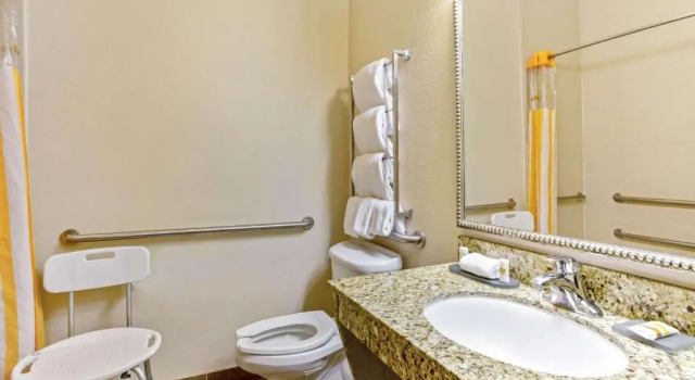 Номер Standard La Quinta Inn & Suites by Wyndham Ft Worth-Burleson