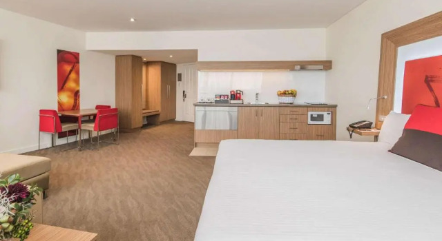 Двухместный люкс Deluxe Novotel Sydney West HQ