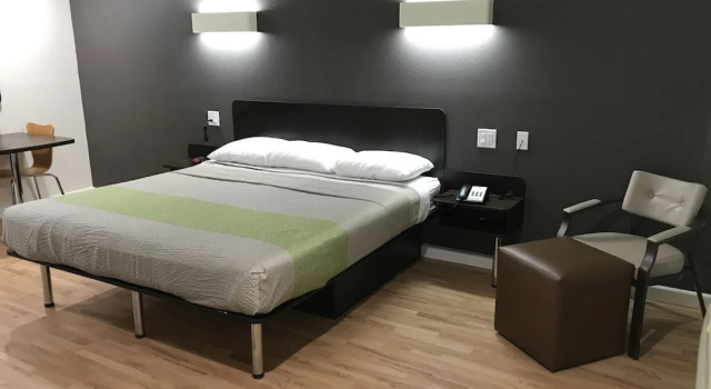 Номер Deluxe Studio 6-Huntsville, TX