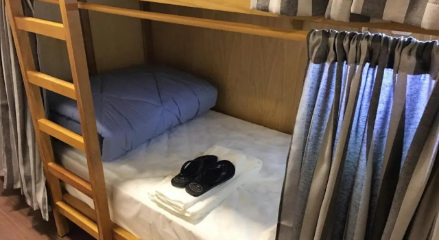 Кровать в общем номере (мужской номер) Eleganz Suítes Exclusive Centro