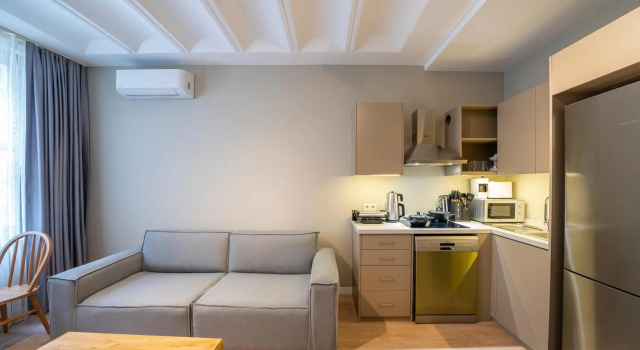 Historic 1 Bedroom Galata Apt-Heart of Istanbul Kuledibi 2, Забронировать Отель Стамбул Мраморноморский регион, рядом с Шишхане