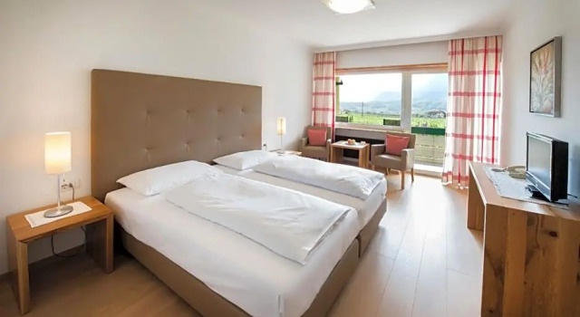 Hotel Greifenstein, Забронировать Отель Отели Терлано 3 звезды, 3*