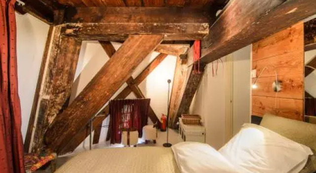 Mondriaanmolen, a real Windmill close to Amsterdam, Book Hotel Abcoude Utrecht