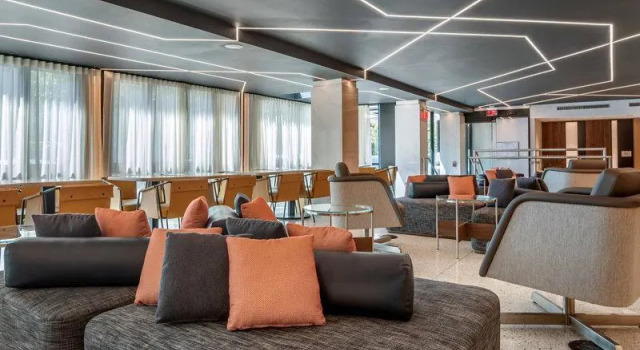 Кровать в общем номере Courtyard by Marriott Washington, DC Dupont Circle