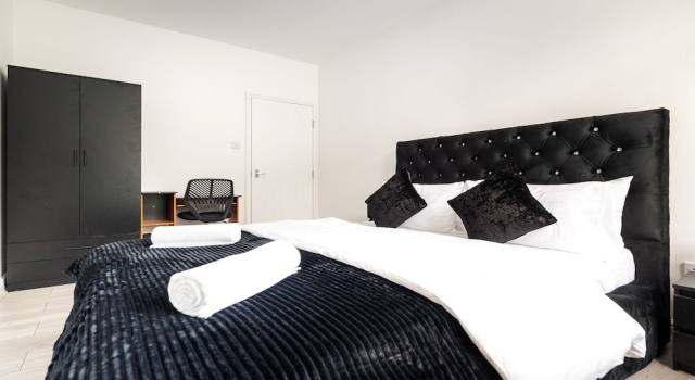 LUX 2bdr Flat Near LTN Airport City Centre