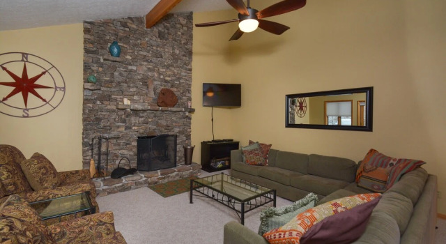 Lured by the Lake 5 Bedroom House, Rezerwuj Hotel Hotele w Swanton z parkingiem, Parking