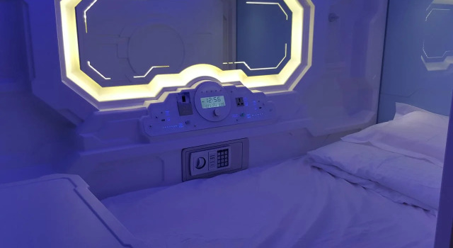 Bestow Capsule Hostel, Забронировать Хостел Хостелы Куала-Лумпура, рядом с Башни-близнецы Берджая Таймс-Сквэр, Хостел