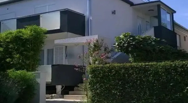 Apartment Petar - 50m from sea