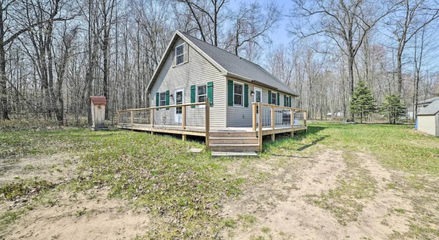 Коттедж Family Cottage 3 Mi to Higgins Lake State Pk!