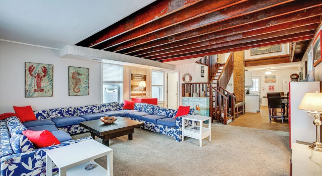 Коттедж Wildwood Retreat w/ 2 Balconies: 5 Blocks to Beach