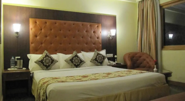 Номер Standard Ritz Plaza