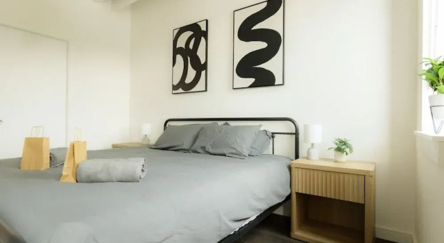 Above The Roots - Stylish Square, Buchen Sie Ferienwohnung Washington Illinois