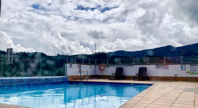 Sabaneta, apartment, Parking, Pool & with club in the sky!, Buchen Sie Ferienwohnung Sabaneta Antioquia