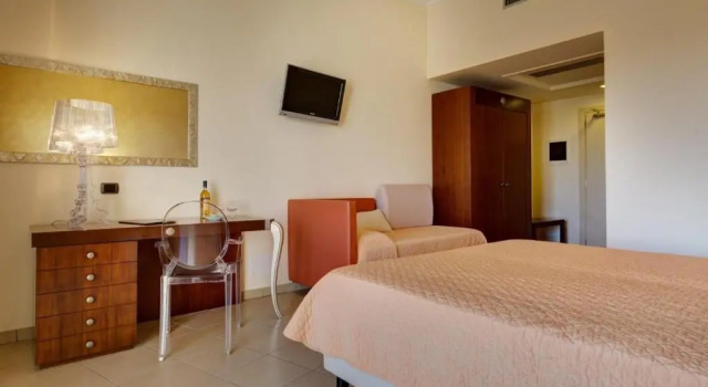 Двухместный номер Standard с видом на бассейн Grand Hotel Sofia