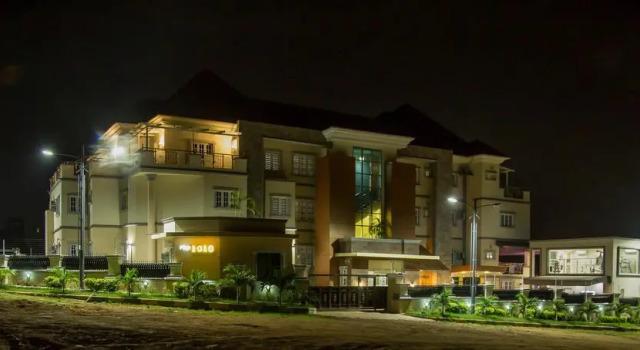 Четырёхместный люкс Executive с 2 комнатами De Franklin Apartments