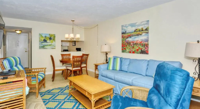 Апартаменты LaPlaya 101E-Relax on your private lanai under the palms!