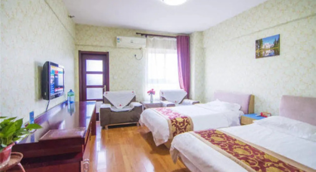 Семейный номер Standard Golden Tree Business Hotel