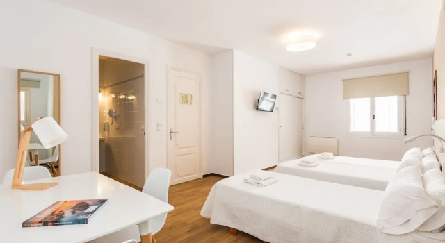 Standard Dreier Familie Zimmer Hostal Jume - Urban Rooms
