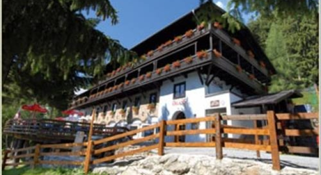 Café  Pension Obladis, Забронировать Отель Отели в центре Ладис с завтраком, отели в центре Ладис с завтраком