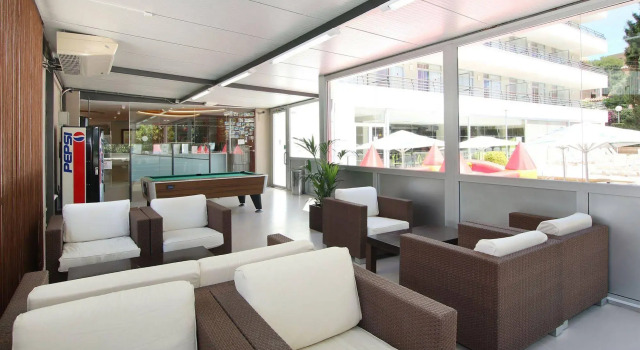 Medplaya Aparthotel Esmeraldas, Забронировать Апарт-отель Апарт-отели Тосса-де-Мар, рядом с Часовня Богоматери Сокорро, Апарт-отель