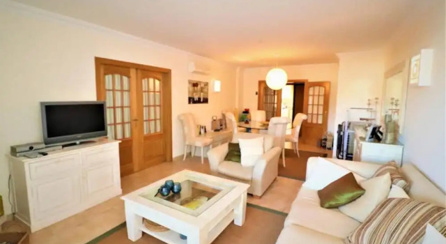 Stylish 2BR Apartment With Pool, Parking & Wifi