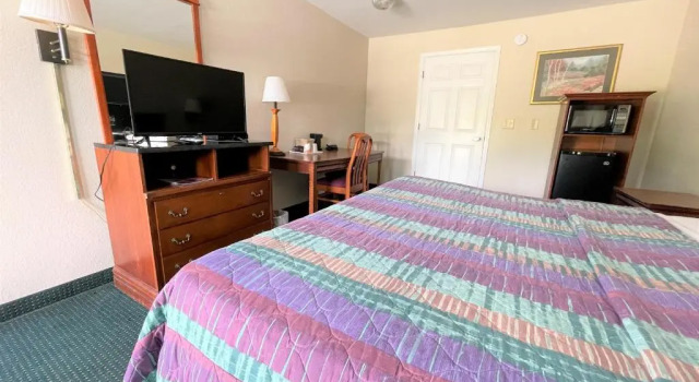 Standardowy dwuosobowy pokój Rodeway Inn Sandersville