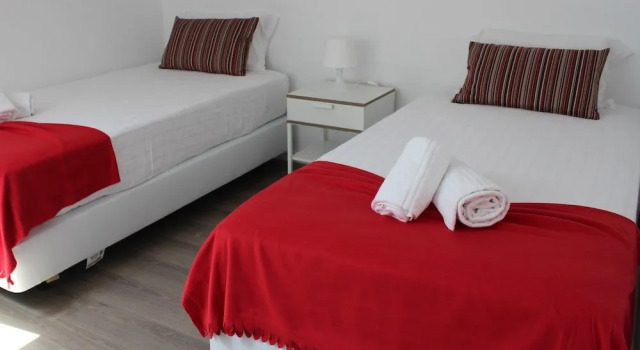UAU Hostel, 预订 青年旅舍 费圭拉达芙兹 Beira Alta, 靠近 Buarcos Beach