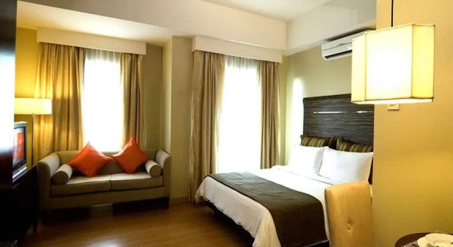 Lancaster Hotel by Central Flats