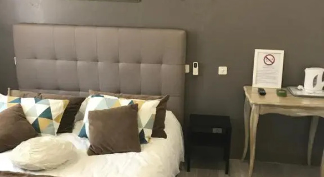 Номер Classic Hôtel les Mimosas