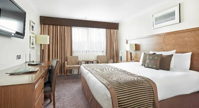 Номер Premier The Aberdeen Altens Hotel