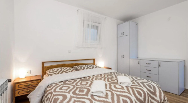 Awesome Apartment in Rakovica With 1 Bedrooms, Wifi and Outdoor Swimming Pool, Book Lejlighed Rakovica Karlovac county