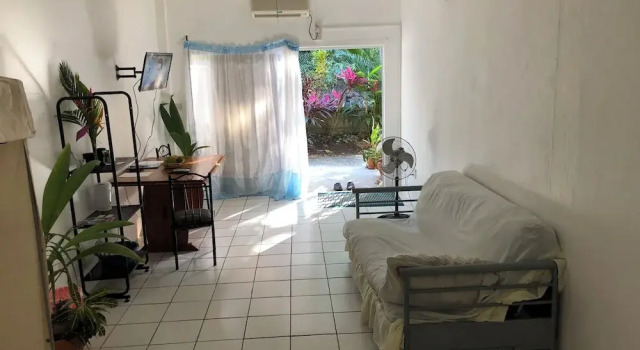Estudio con vista al jardín Diamondview