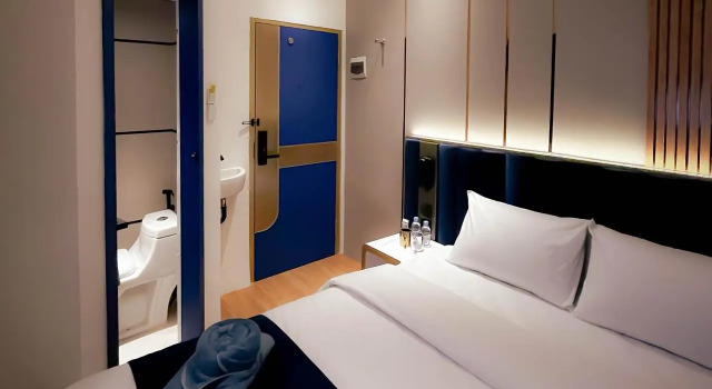 Camera Standard Qube Hotel by 98hospitality
