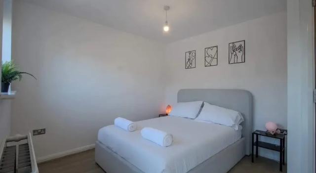 Коттедж Modern 2-bed House In Swinton - Private Parking